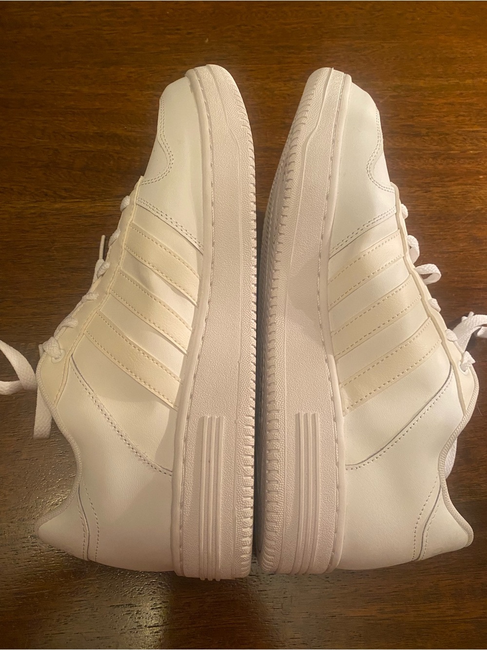 adidas Neo Team Court Sneakers Men’s Size 10.5 Triple White Leather AQ1289 EUC